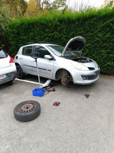 Photo de galerie - Dépannage a domicile, remplacement kit accessoires sur cette clio 3 dci + nettoyage complet intérieur + grosse révision 