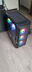 Photo de galerie - Un PC assemblé sur mesure