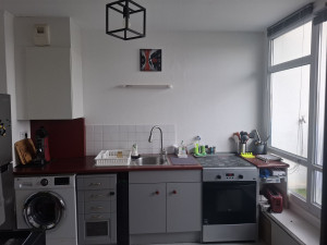 Photo de galerie - Pose lustre et peinture murs plafond meubles 
