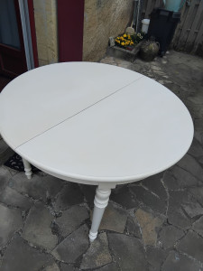 Photo de galerie - Peinture sur une tables anciennes 