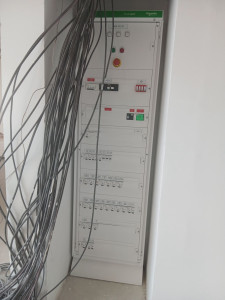 Photo de galerie - Instalation et raccordement  d Armoire .électrique 

