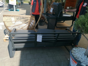 Photo de galerie - Livraison d’un salon de jardin 