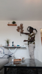 Photo de galerie - Suspendre des décoration 