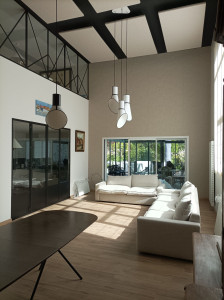 Photo de galerie - Réalisation peinture plafond, pose de panneaux acoustiques au plafond, pose de revêtements acoustique au murs 