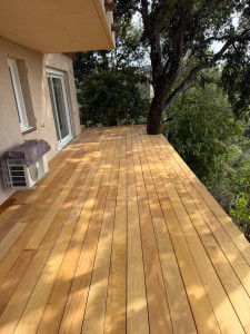 Photo de galerie - Fabrication terrasse sur structure auto-portée en bois exotique 