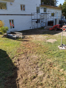 Photo de galerie - Installation de de câble électriques pour pompe à chaleur pour piscine 90cm de profondeur. Installation terminée 