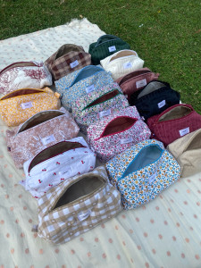 Photo de galerie - Je réalise des créations personnalisables (broderie et choix tissus)