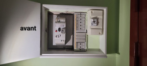 Photo de galerie - Changement d'un tableau électrique vétuste, par un tableau Legrand 
afin de mettre en sécurité les personnes et être au norme électrique actuel.