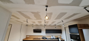 Photo de galerie - Création d'un plafond suspendu avec pose d'éclairages. 
