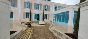Photo de galerie - Rénovation d'un ancien bâtiment  en restauration italien et appartements.
passage de gaines, ouverture et cellement des boîtes, posé de l'appareiliege, posé de sisteme de sécurité, tableau électrique. radiateur.
