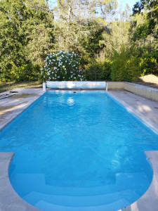 Photo de galerie - Eau Var technique intervient pour l'entretien piscine 