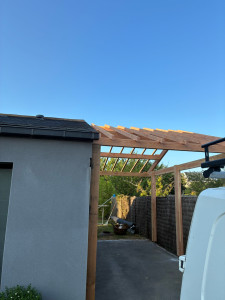 Photo de galerie - Création et taille d’un Careport sur mesure en Douglas 