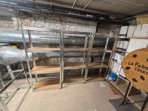Photo de galerie - Montage de plusieurs étagères
