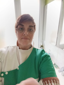 Photo de galerie - Course ménage accompagnement toilette soin repas .
je suis disponible et toujours bienveillante.
j ai un véhicule et le permis bien sûr.
pour toute question n hésitez pas.