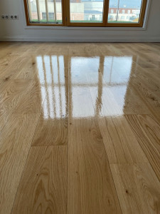 Photo de galerie - Artisan polyvalent avec plusieurs années d’expérience. Je réalise la pose de parquet, le ponçage, la peinture, le carrelage et les petits travaux d’électricité. Travail soigné, devis gratuit et intervention rapide sur Antony et les alentours.