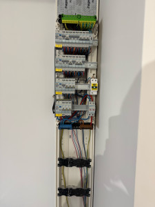 Photo de galerie - Tableau électrique tout neuf avec respect des normes électriques 