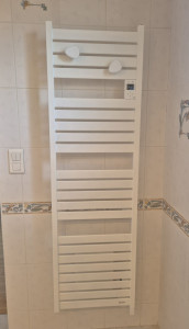 Photo de galerie - Pose de sèche serviette 