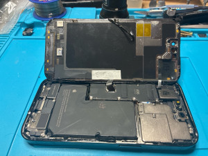 Photo de galerie - Restauration d’un iPhone 14 Pro Max