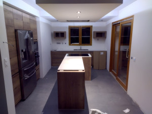 Photo de galerie - Pose de cuisine avec ilot centrale 