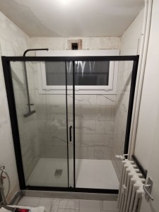 Photo de galerie - Passage d'une baignoire à une douche + carrelage refait 