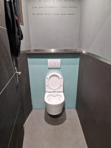 Photo de galerie - Installation WC suspendu geberit 