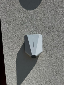 Photo de galerie - Borne de recharge Easee