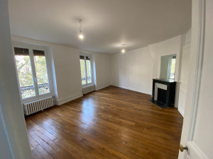 Photo de galerie - Salle à Manger
Parquet, électricité, peinure