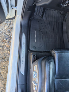 Photo de galerie - Remise à neuf pack complet intérieur Prestige et extérieur 
Prestation à domicile 
Véhicule Porsche Macan Turbo 