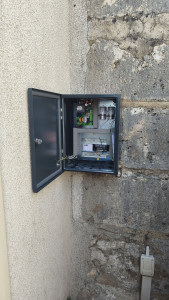 Photo de galerie - Remplacement armoire de gestion avec la motorisation enterré.