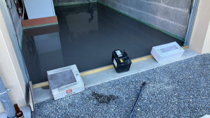 Photo de galerie - Reagreage 12m2 d’un garage dont le sol brut n’était pas fini. 