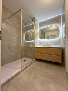 Photo de galerie - L’entreprise ABC30 a réalisé une rénovation complète d’une salle de bain sur la commune de Nîmes 