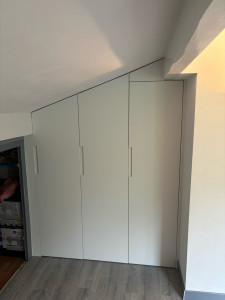 Photo de galerie - Fabrication et pose de placard sur mesure. 