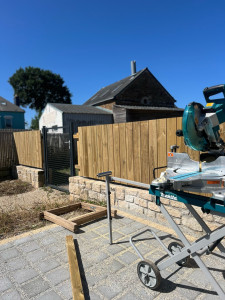 Photo de galerie - Mise en place d’une clôture bois 