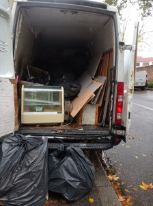 Photo de galerie - Je suis a votre proposition vide cave déchetterie transports 