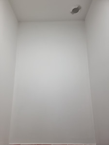 Photo de galerie - Peinture blanche dans les toilettes