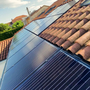 Photo de galerie - Nettoyage de panneaux solaires pour une meilleure efficacité ⚡