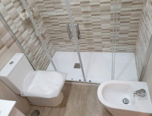 Photo de galerie - Installation sanitaire SDB plateau de douche WC pose de meubles ...