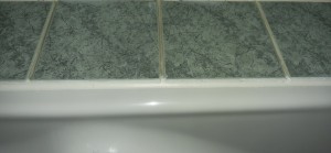 Photo de galerie - Pose d'un nouveau joint de silicone salle de bain