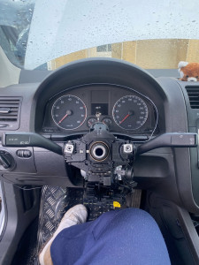 Photo de galerie - Changement du commodo d’essuie-glace réalisé sur une golf 5 