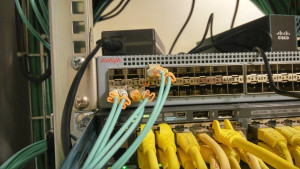 Photo de galerie - Connectique informatique