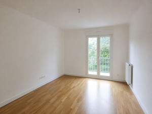 Photo de galerie - Pose du parquet 

