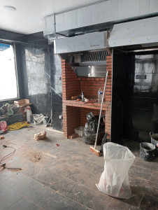 Photo de galerie - Je monte le carrelage j'ai fabriqué le barbecue