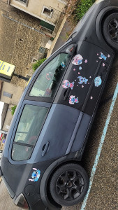 Photo de galerie - Ponçage complet porte et mise en peinture avec décoration stitch ?✌️