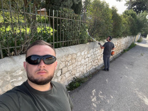 Photo de galerie - Aujourd’hui, taille de haie à Marseille