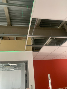 Photo de galerie - Plafond suspendu dalle 