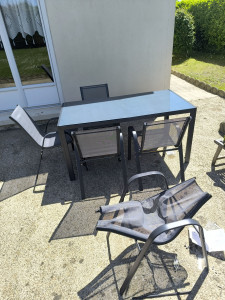 Photo de galerie - Montage table et chaises de jardin 