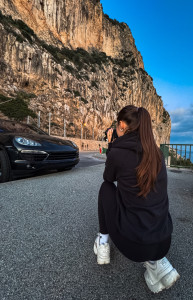 Photo de galerie - Photographe passionnée, je réalise des séances photo en intérieur et en extérieur, avec un souci du détail et une retouche professionnelle sur Photoshop et Lightroom. Portraits, véhicules, paysages. Contactez-moi !