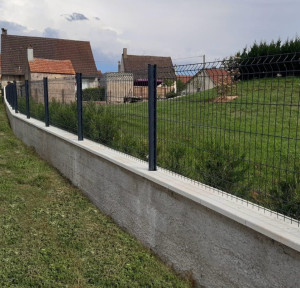 Photo de galerie - Mure avec grille rigide