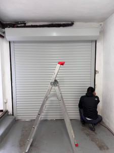 Photo de galerie - Porte garage … volet roulant à télécommande 