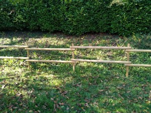 Photo de galerie - Pose d'une clôture en bois après ne
nettoyage du terrain 
